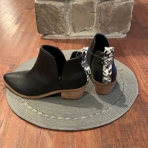 Nine West Black Ankle Booties Sleek Design